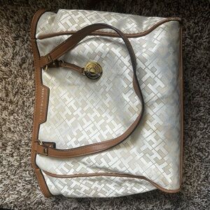 Tommy Hilfiger Cream and Tan Shoulder Bag with Monogram Pattern